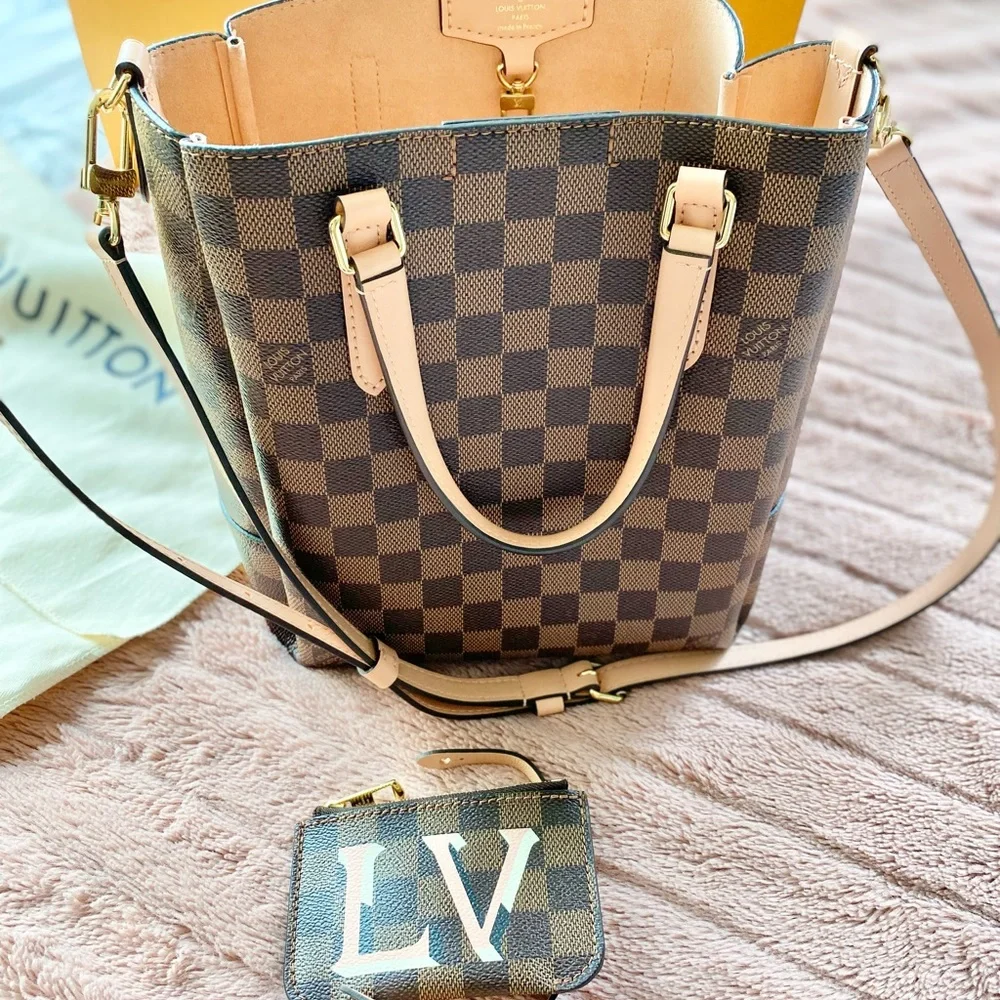 Louis Vuitton Belmont PM Handbag - Picture 3 of 5